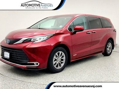 Used 2021 Toyota Sienna XLE