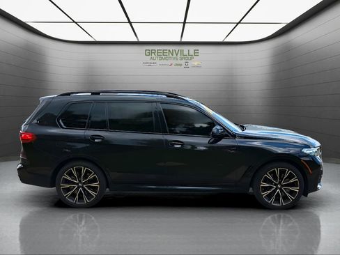 Used 2022 BMW X7 M50i image 7