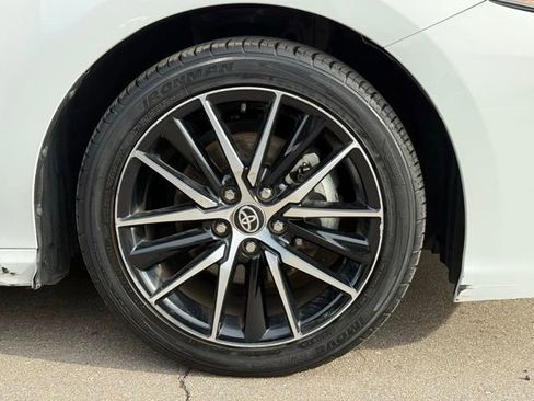 Used 2023 Toyota Camry SE image 5