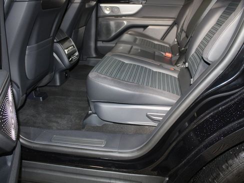 Used 2024 Lincoln Nautilus Reserve w/ Equipment Group 203A image 12