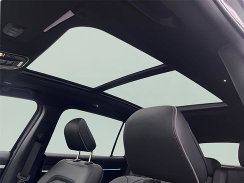 Used 2025 Jeep Wagoneer S Limited image 22