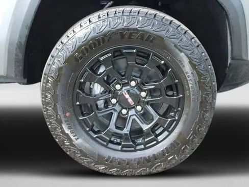 New 2026 GMC Canyon Elevation w/ Convenience Package image 30