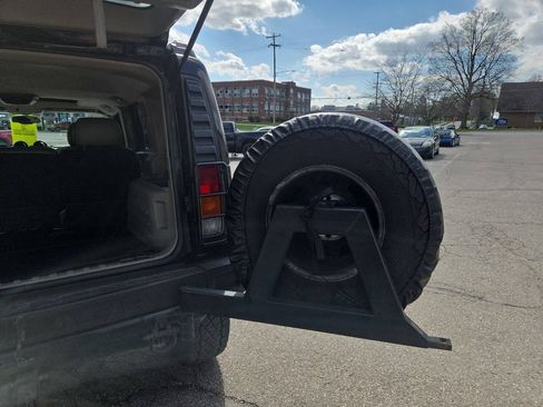Used 2003 HUMMER H2 w/ Preferred Equipment Group AWD/4WD image 29