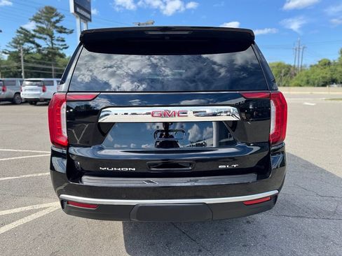 Used 2024 GMC Yukon SLT w/ SLT Luxury Package AWD/4WD image 6