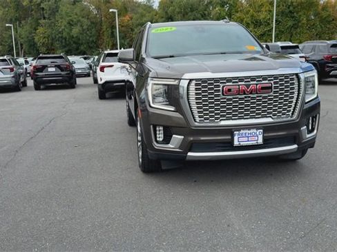Certified 2021 GMC Yukon Denali w/ Denali Premium Package image 3