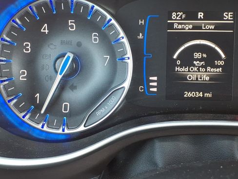 Used 2024 Chrysler Voyager LX FWD image 14