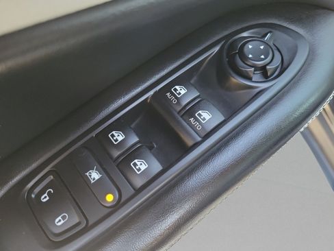 Used 2021 Jeep Compass Latitude FWD image 14