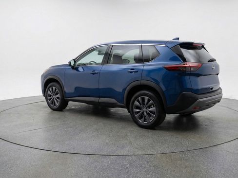 Used 2025 Nissan Rogue SV image 7