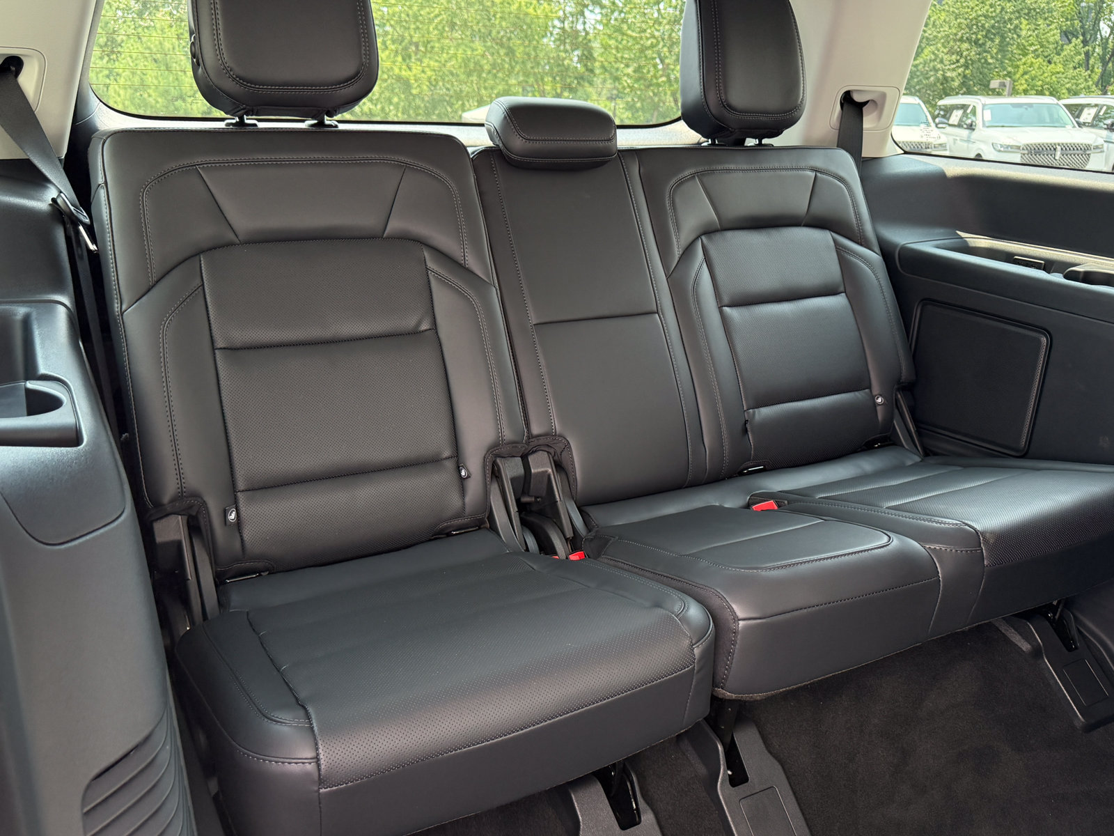New 2027 Lincoln Navigator Premiere AWD/4WD image 17