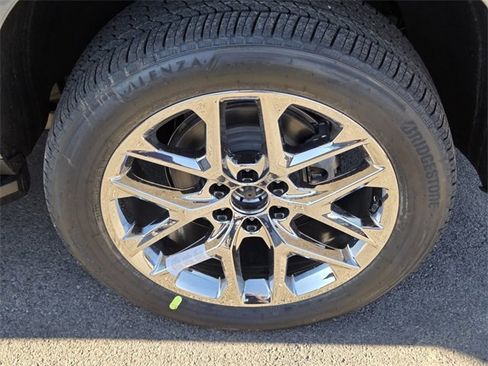 New 2026 Chevrolet Suburban Premier image 5