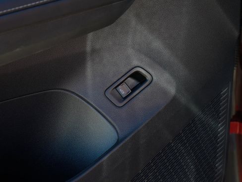 Used 2025 Volkswagen Atlas Cross Sport SE w/ Panoramic Sunroof Package image 32