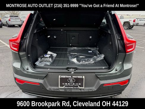 New 2026 Volvo XC40 B5 Ultra w/ Protection Package Premier AWD/4WD image 39