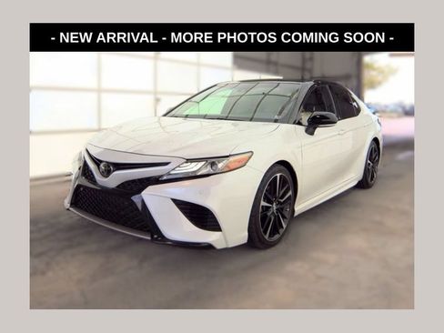 Used 2018 Toyota Camry XSE FWD image 1