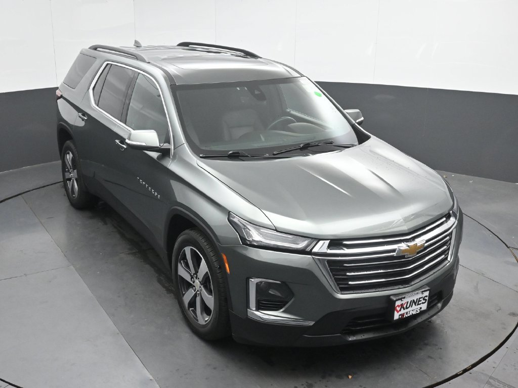 Used 2022 Chevrolet Traverse LT w/ LT Premium Package AWD/4WD image 35