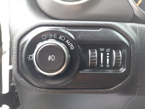 Used 2020 Jeep Wrangler Sport AWD/4WD image 27