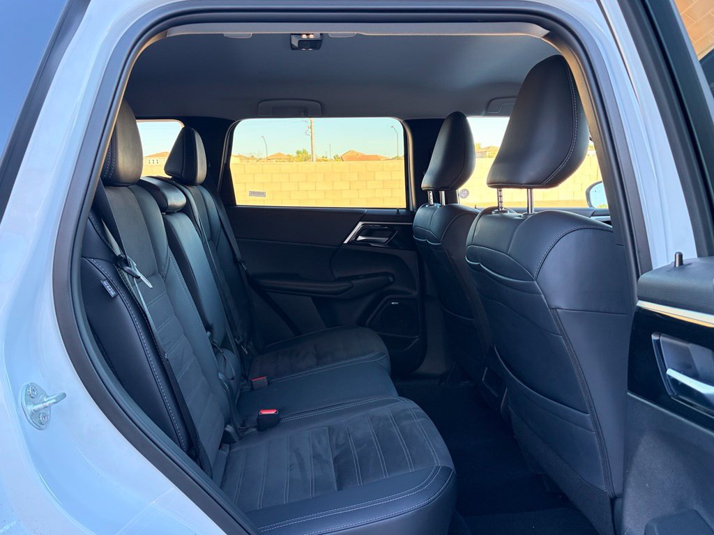 Used 2025 Mitsubishi Outlander SE AWD/4WD image 18