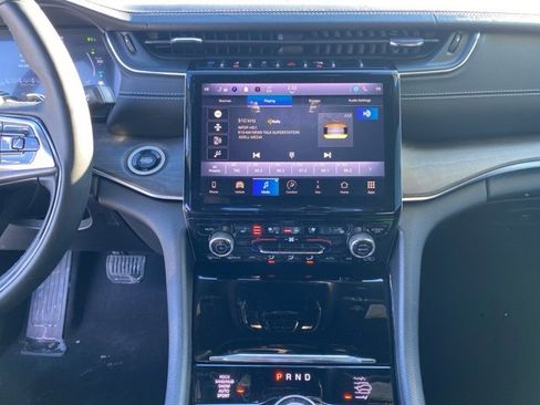 Used 2023 Jeep Grand Cherokee Overland w/ Advanced Protech Group III image 30