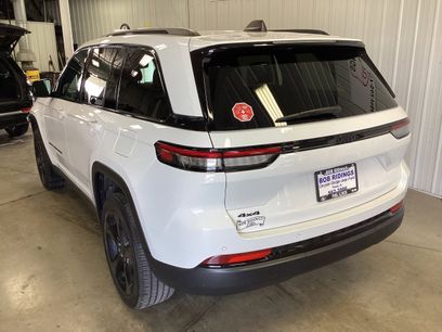 Used 2024 Jeep Grand Cherokee Altitude