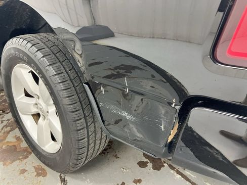 Used 2014 RAM 1500 Express RWD image 32