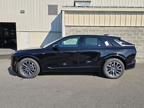 New 2026 Cadillac Lyriq Sport image 3