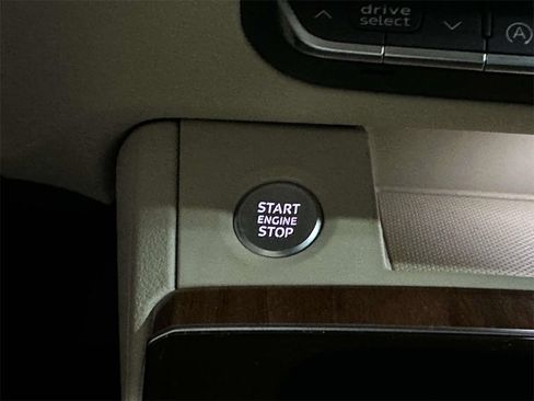 Used 2023 Audi Q5 2.0T Premium w/ Convenience Package image 18