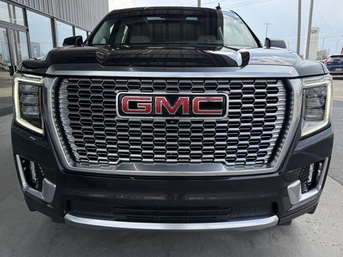 Used 2024 GMC Yukon XL Denali image 2