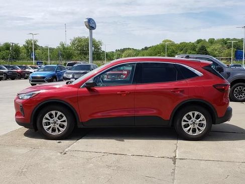 Used 2023 Ford Escape Active w/ Cold Weather Package FWD image 8