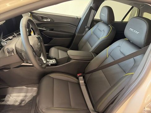 New 2026 Chevrolet Trax ACTIV w/ Sunroof Package image 11