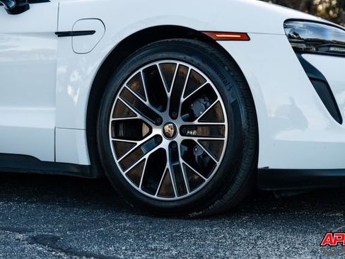 Used 2022 Porsche Taycan image 61