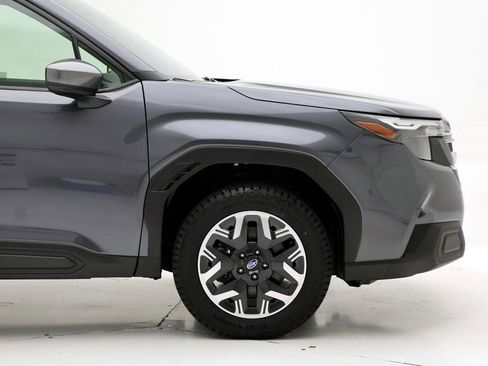 Used 2025 Subaru Forester Premium w/ Convenience Package #1 AWD/4WD image 4