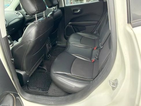 Used 2019 Jeep Compass Latitude w/ Cold Weather Group AWD/4WD image 10