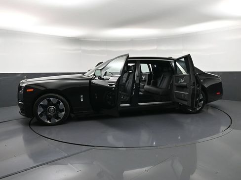 New 2027 Rolls-Royce Phantom Extended Wheelbase RWD image 41