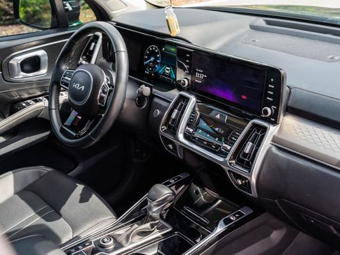 Used 2023 Kia Sorento SX FWD image 12