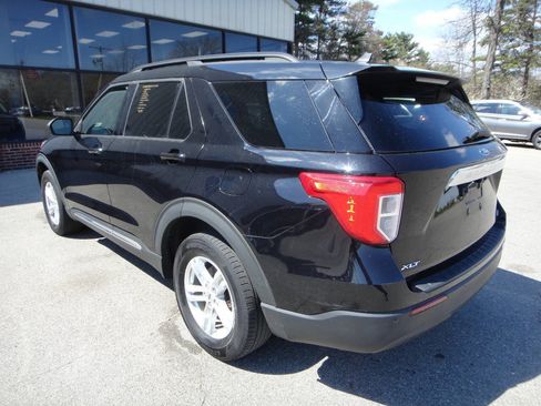 Used 2021 Ford Explorer XLT AWD/4WD image 4