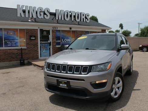 Used 2018 Jeep Compass Latitude w/ Popular Equipment Group AWD/4WD image 1