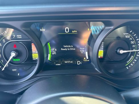 Certified 2025 Jeep Wrangler Unlimited Rubicon 4xe w/ Convenience Group AWD/4WD image 20