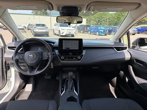 Used 2025 Toyota Corolla LE FWD image 8