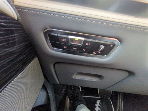 Certified 2023 BMW X7 xDrive40i w/ Executive Package image 25