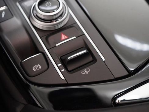 Used 2024 Maserati Levante GT Ultima image 32