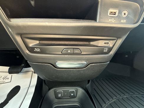 Used 2019 Chrysler Pacifica Touring-L Plus w/ Advanced Safetytec Group FWD image 20