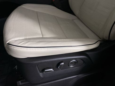 Certified 2022 Cadillac Escalade Sport w/ Touring Package image 10