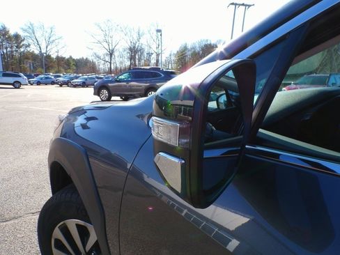 Certified 2025 Subaru Outback Premium image 3