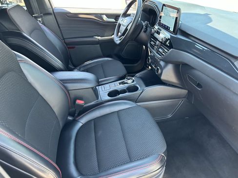 Used 2025 Ford Escape ST-Line FWD image 12