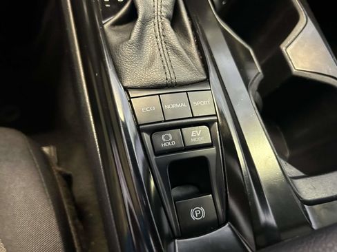 Used 2025 Toyota Camry LE w/ Convenience Package FWD image 21