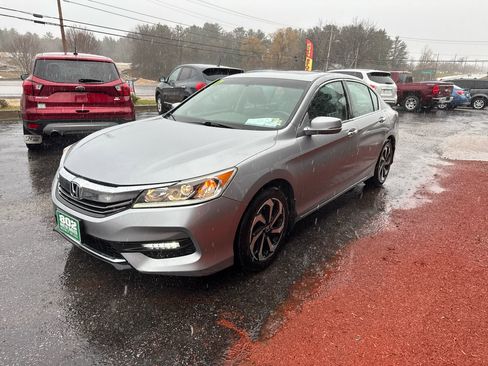Used 2017 Honda Accord EX-L image 3