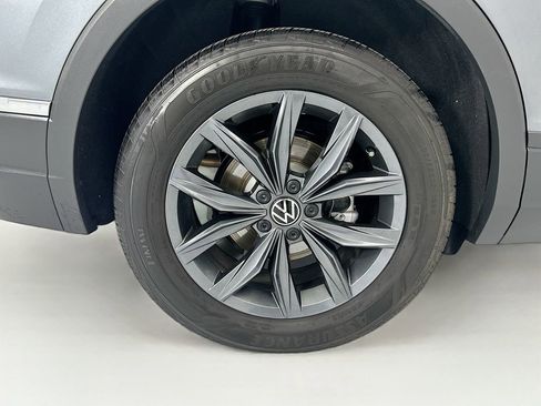 Certified 2023 Volkswagen Tiguan SE w/ Panoramic Sunroof Package image 31