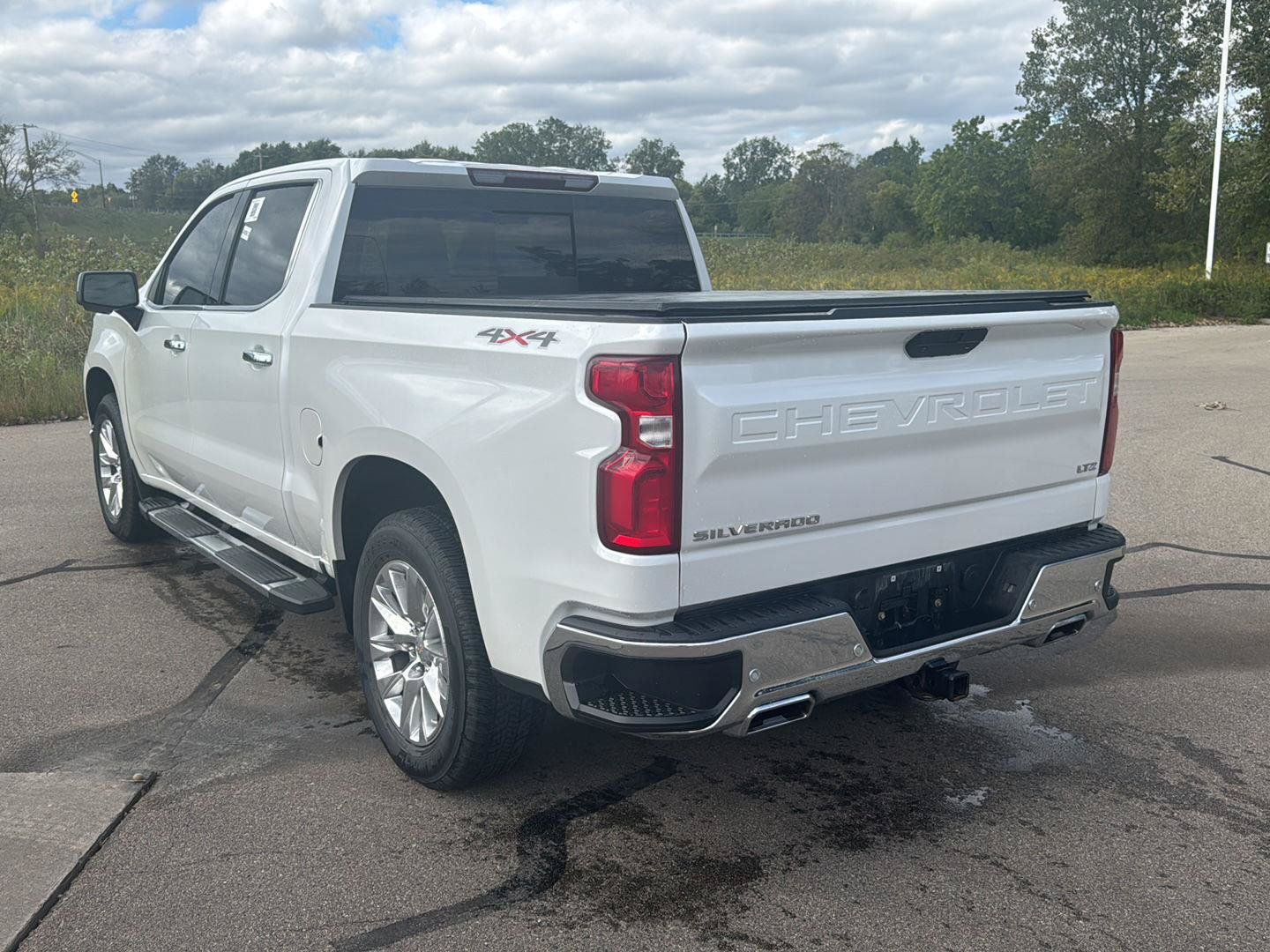 Used 2021 Chevrolet Silverado 1500 LTZ AWD/4WD image 3