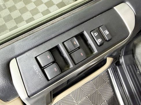 Used 2013 Toyota 4Runner Limited AWD/4WD image 28