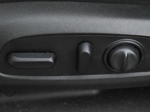 Used 2021 GMC Acadia SLE w/ Driver Convenience Package image 14