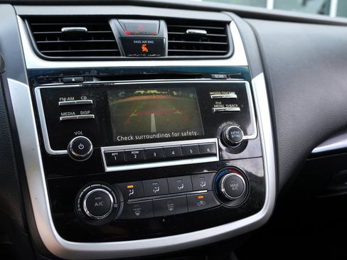 Used 2018 Nissan Altima 2.5 SR FWD image 9